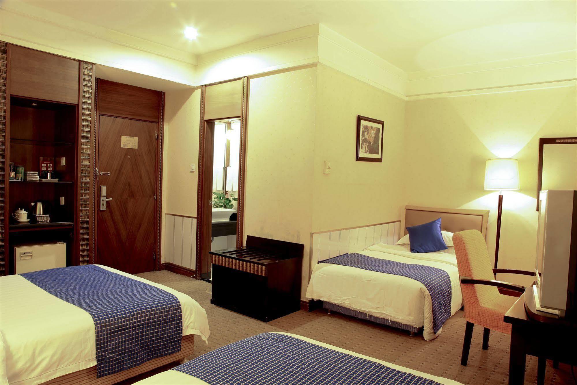 Redwall Hotel Beijing Exterior photo